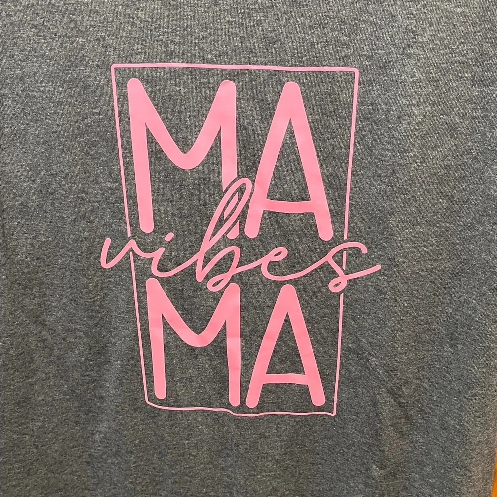 MAMA vibes Gildan shirt - Picture 3 of 4
